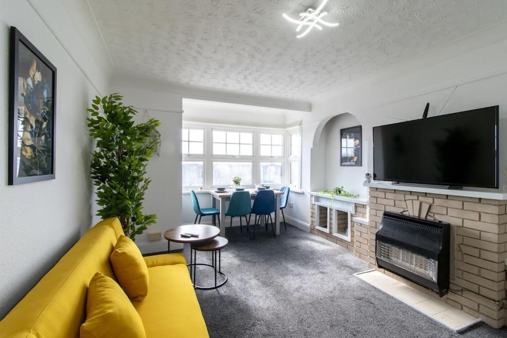 Open Mind Property - Southsea With Free Parking พอร์ตสมัธ ภายนอก รูปภาพ